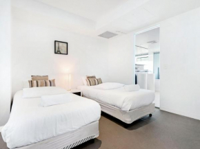 Oracle Broadbeach Amazing Value 2 Bed 1 Bath